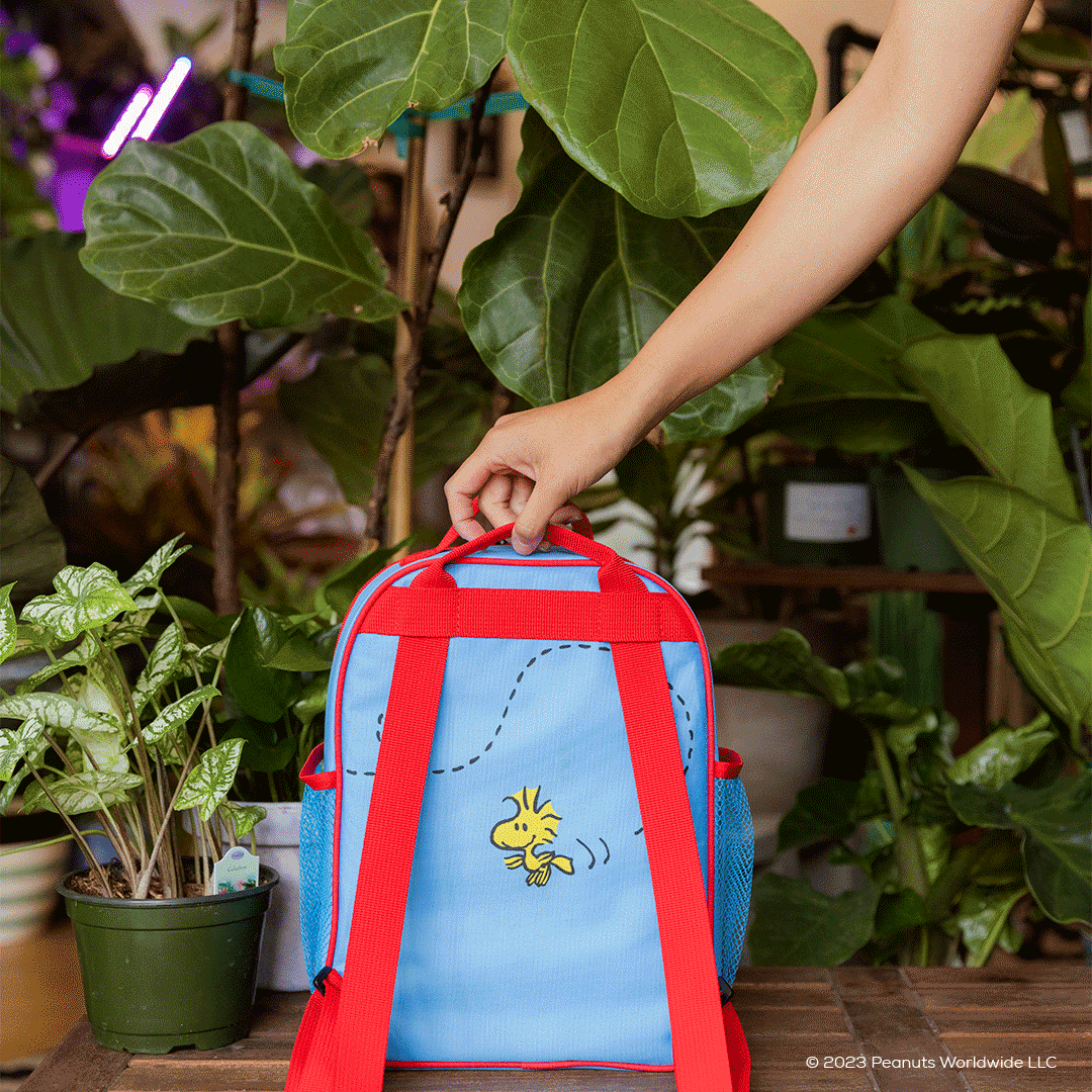 snoopy-mini-convertible-backpack-cooler-q8 Peanuts_Part_2_NATIVE_PDP_Backpack.gif