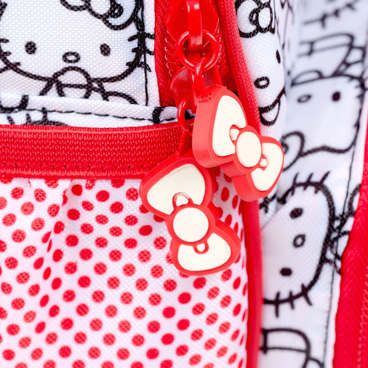 hello-kitty-classic-backpack-cooler-g3 00027925-Z.jpg