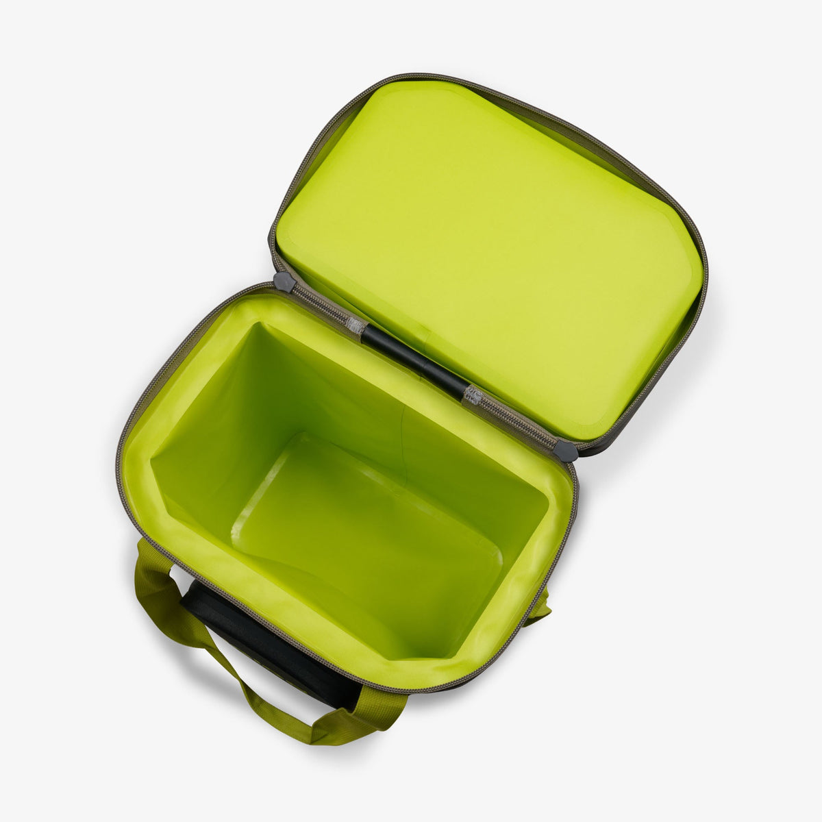 trailmate-32-can-backpack-t3 00066774-O2.jpg